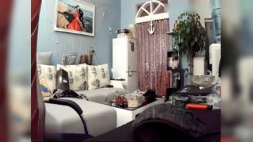 各种居家隐秘私生活TP露出大合集蹲在床上操媳妇和在客厅抱着媳妇边走边操的夫妻是真猛啊