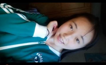 气质美女宿舍掰穴自拍