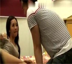 韩国女校花被屌丝拿下 mp4