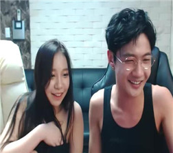 和小奶狗一起直播5 mkv