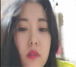 在家穿着紧身衣的直播诱惑 mp4