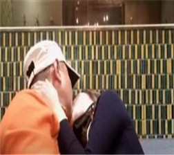 韩国猥琐土豪和美女直播互动01 mkv