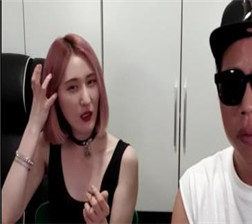 猥琐男和各种美女直播秀03 flv