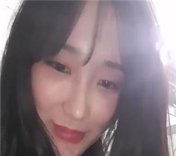 猥琐男和神似杨幂的女生 mp4