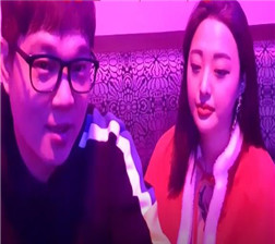 情侣穿着圣诞衣做爱直播 mp4