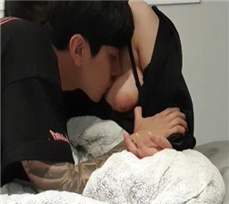 一男和两女一起直播2 mkv