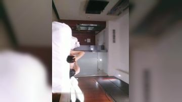 小可爱平台(原卡哇伊)约炮前提前放好手机偷拍直播先洗澡后啪啪大学生活好啊第02集