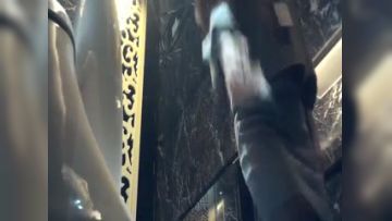 某酒吧女卫定点偷拍形态各异的都市气质靓妹方便都撅着腚一个尿姿好像有个无毛的