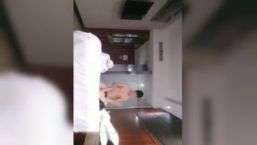 小可爱平台(原卡哇伊)约炮前提前放好手机偷拍直播先洗澡后啪啪大学生活好啊