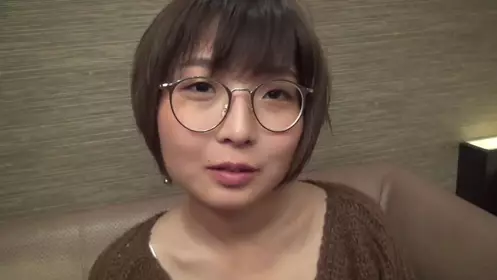 初撮り-完全颜出し-真面目なツンデレ眼镜っ娘20歳JDに大量生中出し-「撮るだけだと思ってたのに…」言叶とは里腹に阴核フル勃起