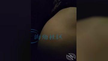 【最强母子❤️ 乱伦】披风少年爱老妈✨ 长江边钓鱼首次和老妈户外车震 妈妈奇痒难耐肏穴中疑似被路人偷拍 紧张刺激真过瘾