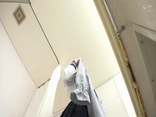 在卷心菜田里成长的G杯纯朴女孩中出！利子18岁