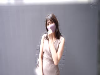 素人妹子到M男家里访问！几乎没有玩弄经验的内向女子们、被无底M心触发超S痴女性开花！ 4 SKMJ-328