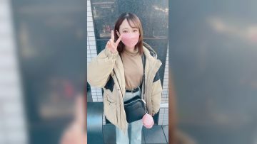 第一次拍！！应该是素人美人和车口交，插入了！！可爱的脸和过于色情的身体线条从车口交气势插入。露脸、生露、中露