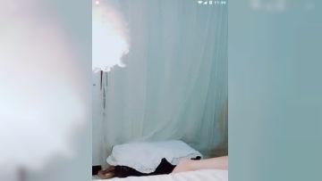 裸露淫荡女 性感大奶子道具自慰