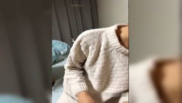 好白菜让猪拱了极品网红脸兼职外围女被猥琐排骨男各种姿势干(1)