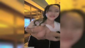 网红泄密❤️抖音68万女网红被同城榜一大哥约到KTV唱歌_勾引大哥包厢直接开干