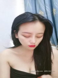 国产小宝贝绿播下海高颜值好身材大奶子俏屁股镜头前的诱惑，全裸揉捏大奶子狼友礼物刷的够，逼逼镜头给你凑9