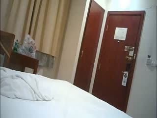 我们一起学猫叫.巨乳猫猫爱洗澡