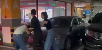 老板娘与男员工偷情闭路电视影片的!