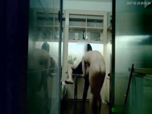 骚货被两人肏到不行.