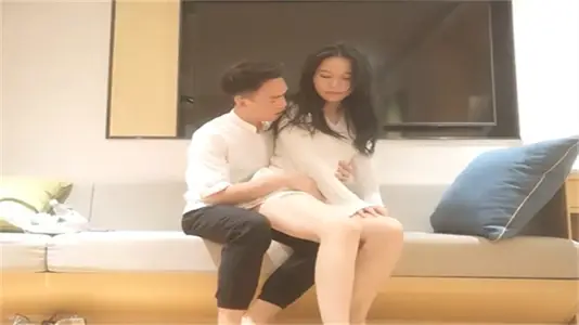 顶级外围女神颜值爆表，喷血级魔鬼身材配温柔性格，爽到窒息！